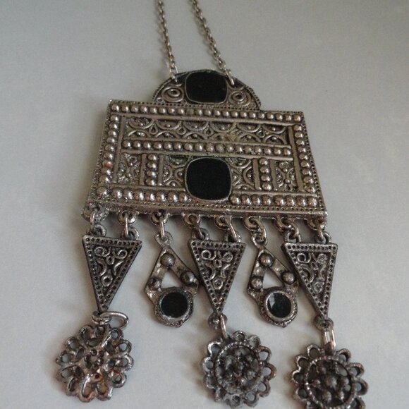 Tribal Pendant, Vintage Tribal Necklace - Picture 3 of 4